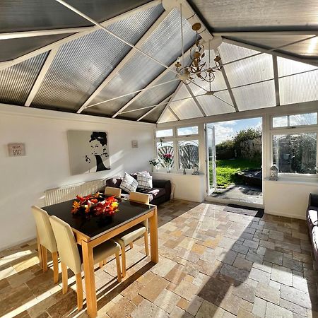 2 Bedroom Holiday Home In The Heart Of West Wales St Clears Exterior foto